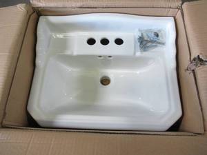 lot 863 image: Foremost F-1920-4W Series 1920 19.125 in. L Pedestal Sink Basin in White.