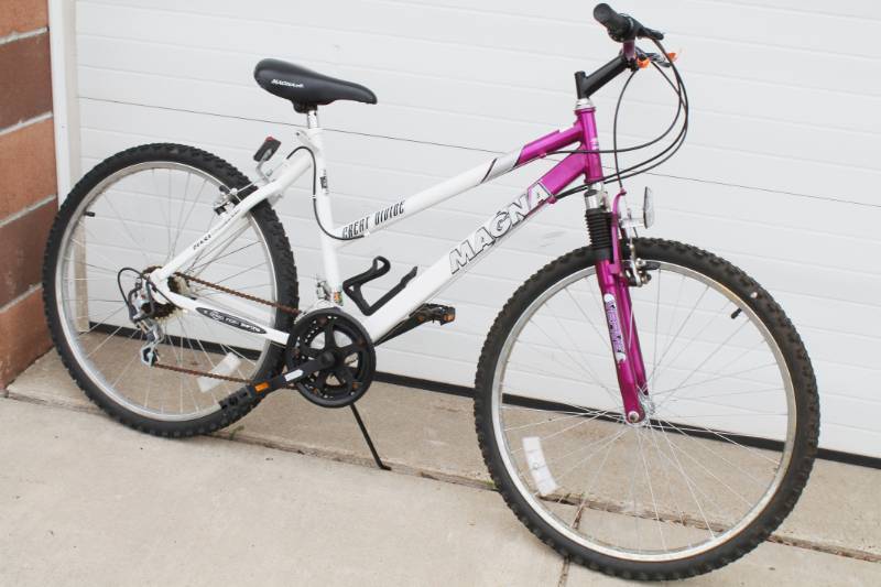 Details about   MAGNA GREAT DIVIDE WOMEN MOUNTAIN BIKE HARDTAIL Purple And Silver Color 26” 