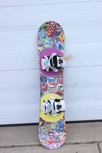 lot 32 image: Burton Chicklet 120 Kids Snowboard