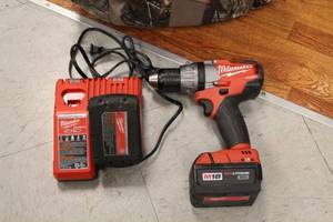 lot 15 image: Milwaukee 12 Cordless Drill Driver