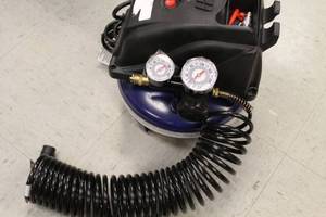 lot 48 image: Campbell Hausfeld  One Gallon Air Compressor
