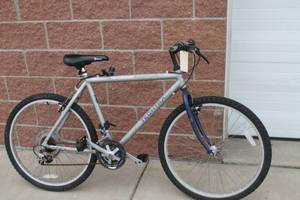 lot 60 image: Techtra Aluminum 26 Tire Size Mens Mountain Bike
