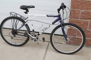 lot 45 image: GT Palomar 26 Mens Mountain Bike