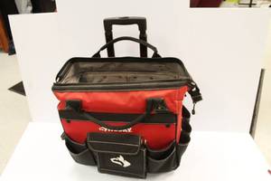 lot 67 image: Husky Tool Box On Wheels