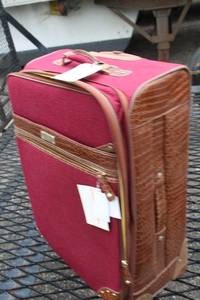 lot 76 image: 28 Spinner Croco Imposed Suitcase Amanda Brown