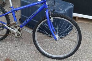 lot 62 image: Schwinn Frontier 24 Womens Bike