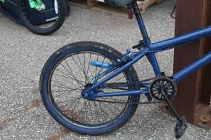 lot 77 image: Blue Colored 20 Boys Bike