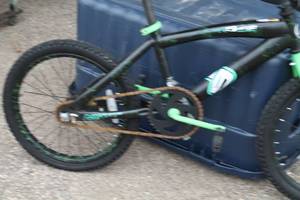 lot 83 image: NEXT Surge Race Team Boys Bike