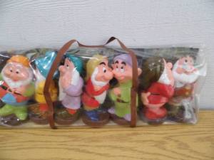 lot 7 image: 7 Dwarfs