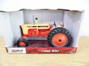 lot 9 image: Ertl Case IH 830