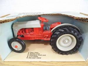 lot 16 image: Ertl Ford 8N Tractor