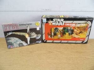 lot 38 image: Star Wars B-Wing Fighter