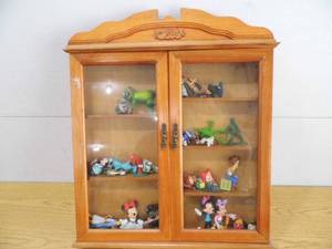 lot 71 image: Wooden Showcase wFigures