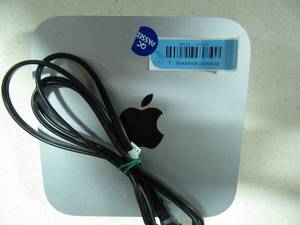 lot 8 image: Apple Mac Mini 2012 i5-3210M  2.50GHz 4GB RAM 500GB HDD El Capitan Installed