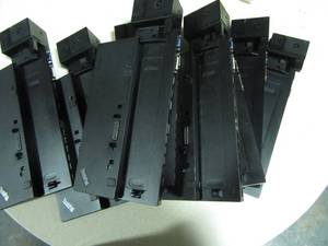 lot 19 image: Lot of 9 Lenovo Thinkpad 40A2 Ultra Dock T440 T540 X240 L640 T460 T560 T470