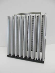 lot 24 image: Vintage Heavy Steel Coin Sorter 