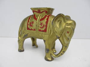 lot 25 image: Vintage Cast Iron Elephant Coin Bank