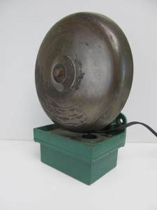 lot 28 image: Old Vintage Working Ringside Boxing Bell wCast Iron Base