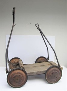 lot 31 image: Antique Collapsible Rolling Dolly Cart