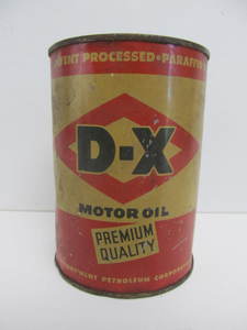 lot 36 image: Vintage DX One Quart Motor Oil Can