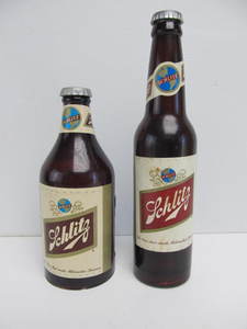 lot 39 image: Vintage SCHLITZ Beer Advertising Flashlight and Coaster Set Bottles