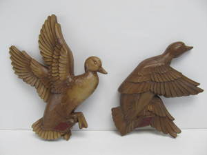 lot 40 image: Vintage GRAIN BELT Beer Flying Ducks Advertising Display Signs
