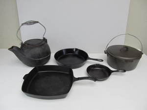 Lot of Vintage Cast Iron Cookware Skillets etc