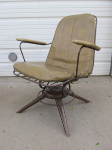 lot 6 image: Matching Pair of Signed Mid Century HOMECREST Swivel Lounge Chairs