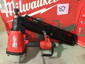 Milwaukee Pneumatic 3-12 in. 21 Degree Full Round Head Framing Nailer in good condition