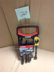 lot 20 image: Husky 100-Position Double Ratcheting Wrench Set SAE (6-Piece)  MISSING 1 PC