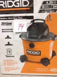 lot 74 image: RIDGID 9 Gal. 4.25-Peak HP Wet Dry Vac  in good condition