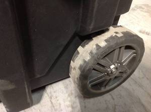 lot 81 image: Husky 37 in. Rolling Tool Box Utility Cart Black missing Latch used