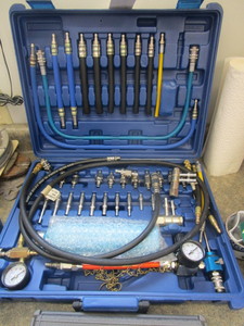 lot 708 image: FUEL INJECTION CLEANER KIT