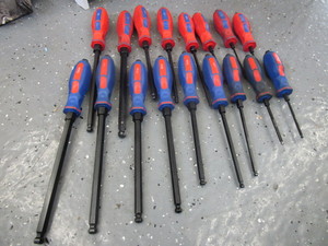 lot 710 image: BALL HEX SCREWDRIVERS