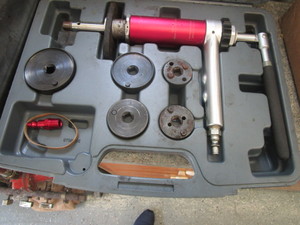 lot 719 image: REAR BRAKE CALIPER TOOL