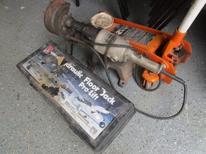 lot 722 image: FLOOR JACKS AND GRINDER