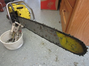 lot 728 image: VINTAGE MC CULLOUGH CHAIN SAW