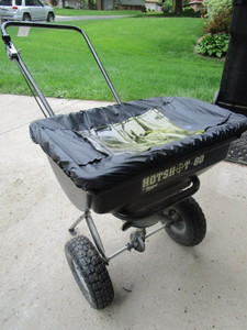 lot 736 image: MEYER HOT SHOT SPREADER