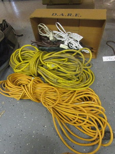 lot 794 image: HEAVY DUTY EXTENSION CORDS AND HOUSEHOLD EXTENSION CORDS