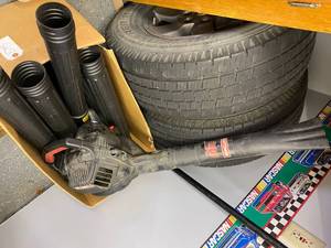 lot 835 image: CRAFTSMAN BLOWER VAC