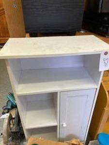 lot 824 image: UTILITY CABINETS