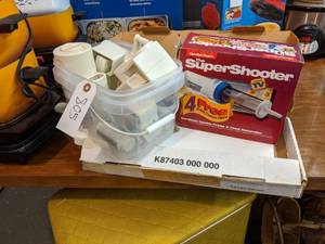 lot 805 image: SLICERS, SUPER SHOOTER AND CHEESE GRATERS