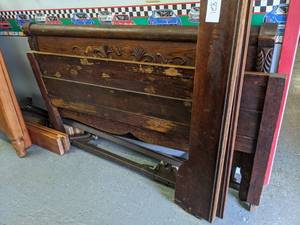lot 821 image: ANTIQUE FULL SIZE QUARTER SAWN OAK BED