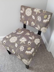 lot 12 image: Modern Desk with Chair