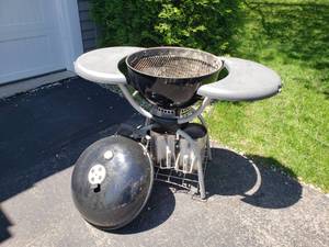 lot 32 image: Ready to Go Weber Kettle Grill