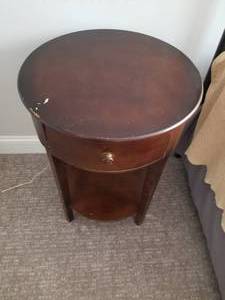 lot 15 image: Vintage Round Side Table