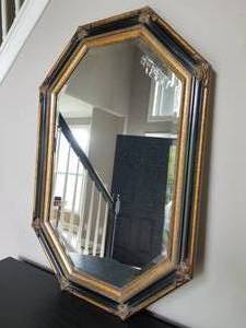 lot 53 image: Traditionally Styled Mirror