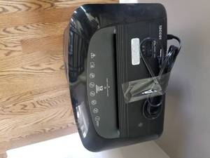 lot 47 image: Ativa Paper Shredder Model 12CC01