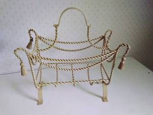 lot 15 image: Magazine Holder