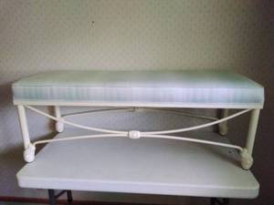 lot 16 image: Bench